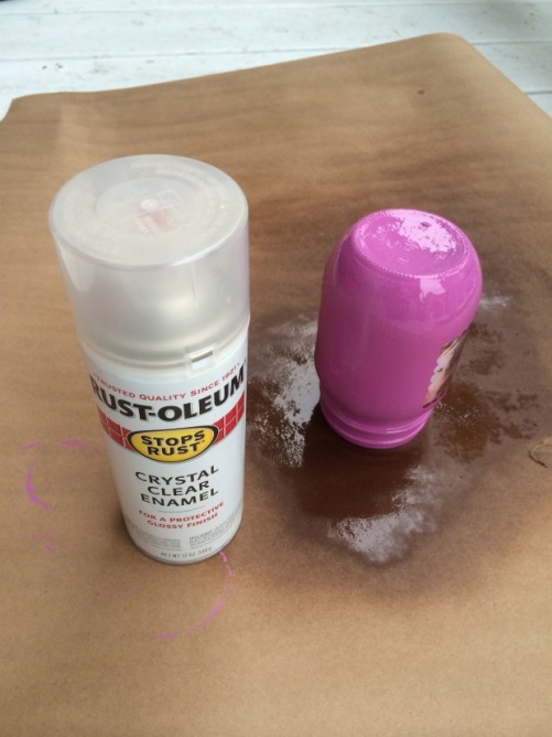 Seal-painted-mason-jar-with-spray-enamel.
